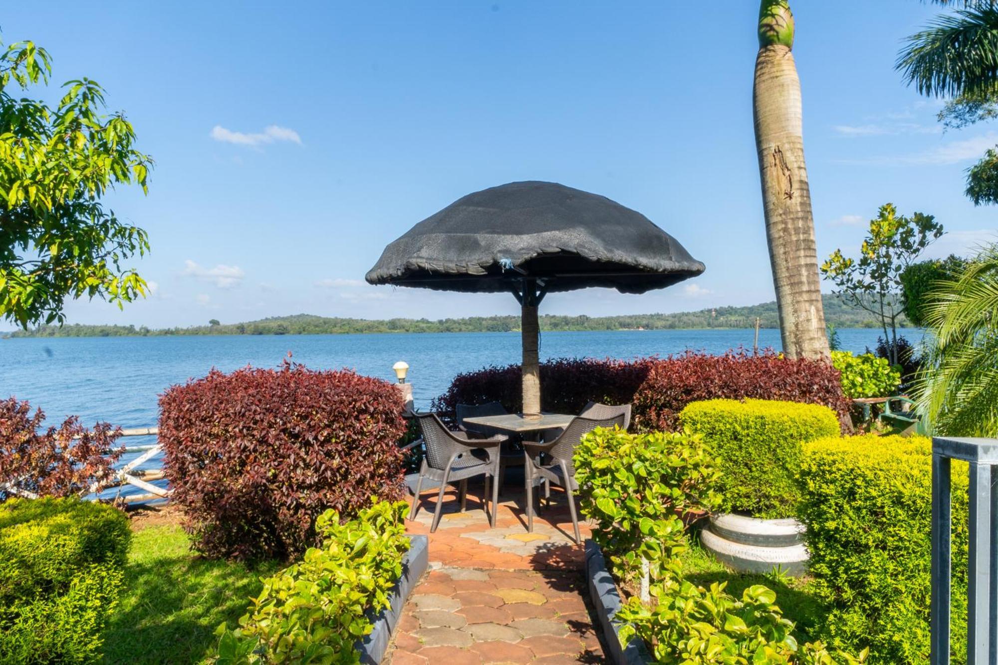 Coorg Jungle Camp Backwater Resort Suntikoppa エクステリア 写真
