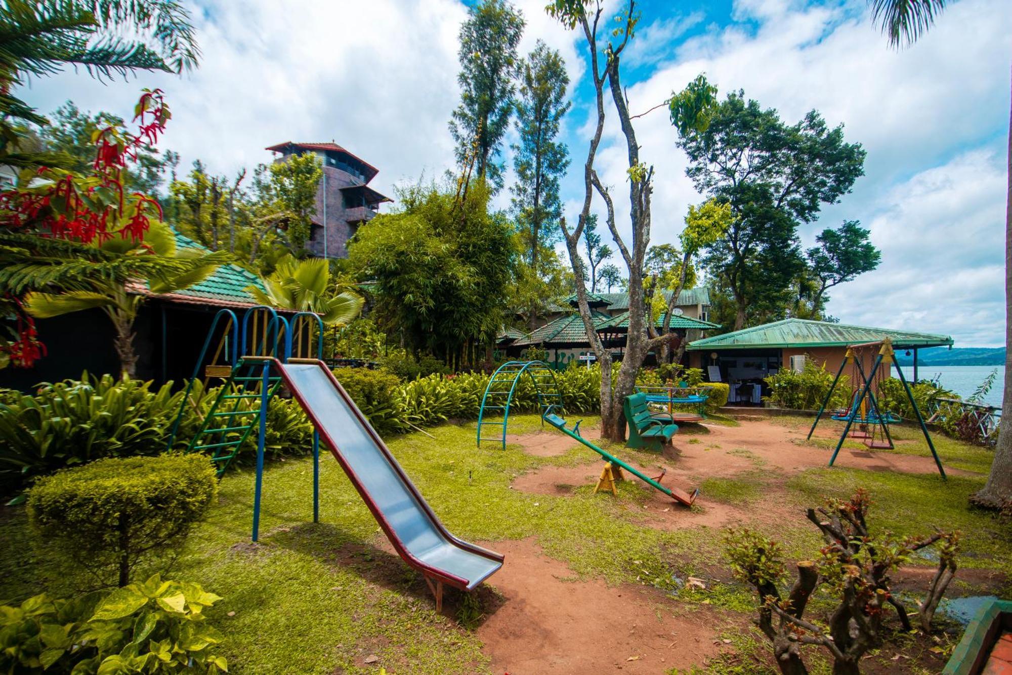 Coorg Jungle Camp Backwater Resort Suntikoppa エクステリア 写真