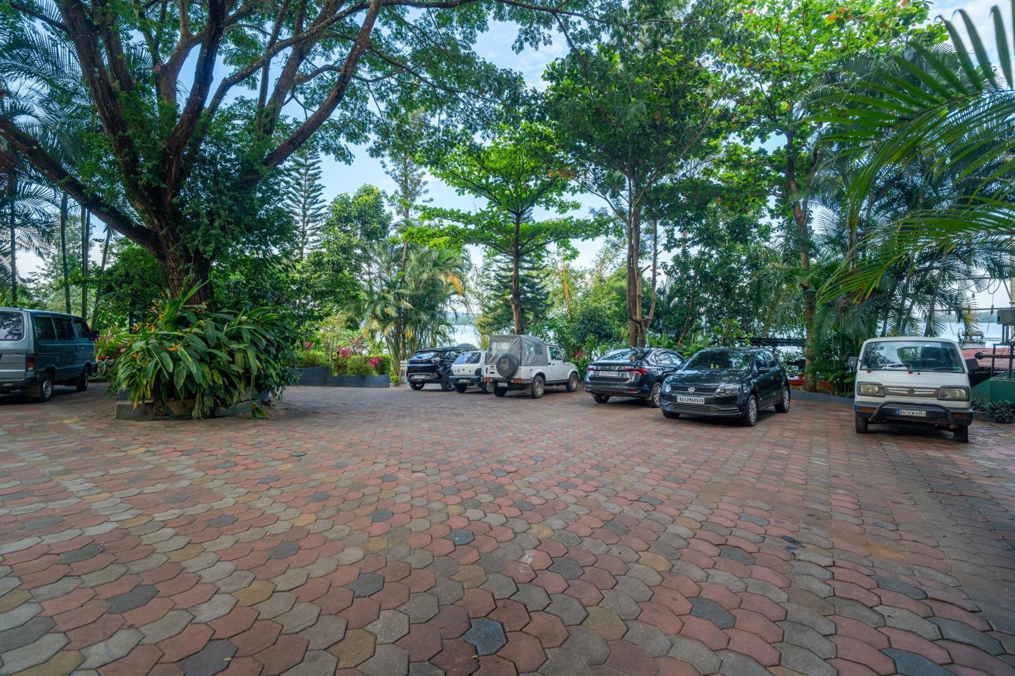 Coorg Jungle Camp Backwater Resort Suntikoppa エクステリア 写真